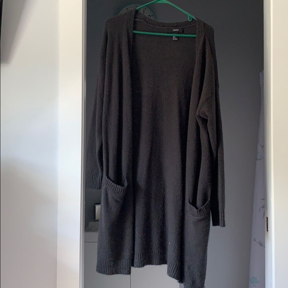 Women’s dark grey cardigan with pockets